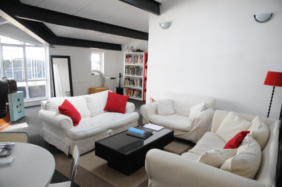 2nd floor office space, with meeting room facilities